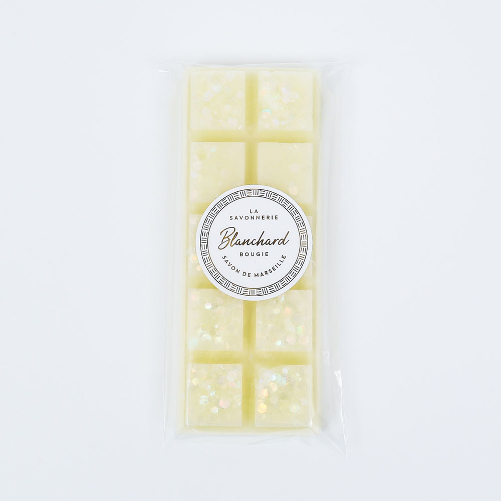 Fondant parfumé La Savonnerie, à la senteur de savon de Marseille.